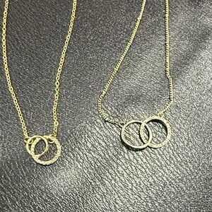 Delicate Gold Interlocking Circle Necklace - Women Jewelry